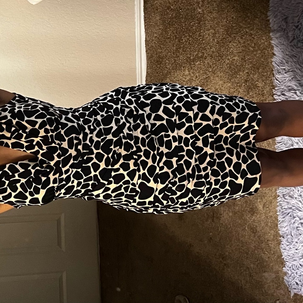 Enfocus Studio Black and Cream Giraffe Print Mini Dress